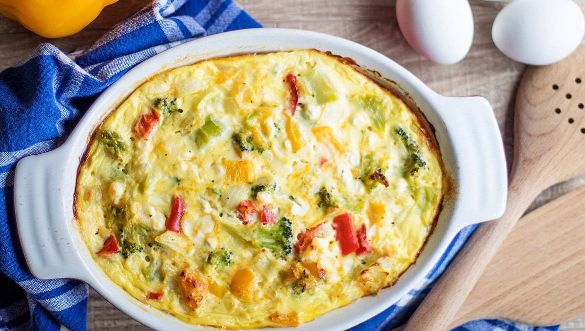 quiche de brócoli y queso con verduras