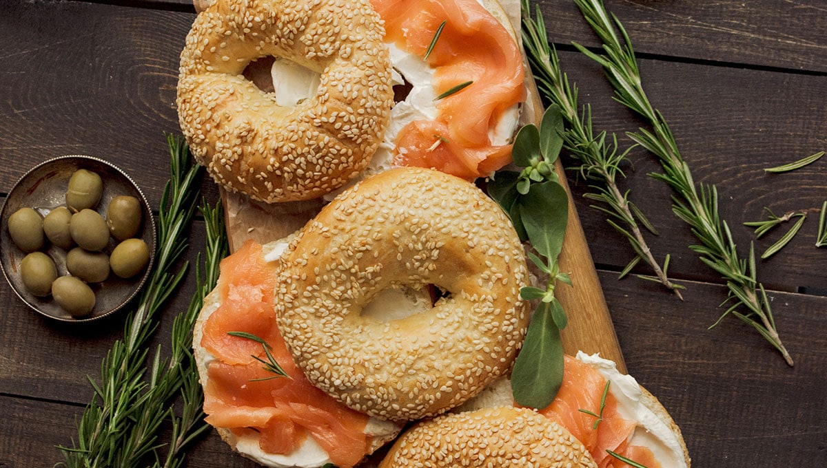 Bagels de salmón ahumado y queso crema