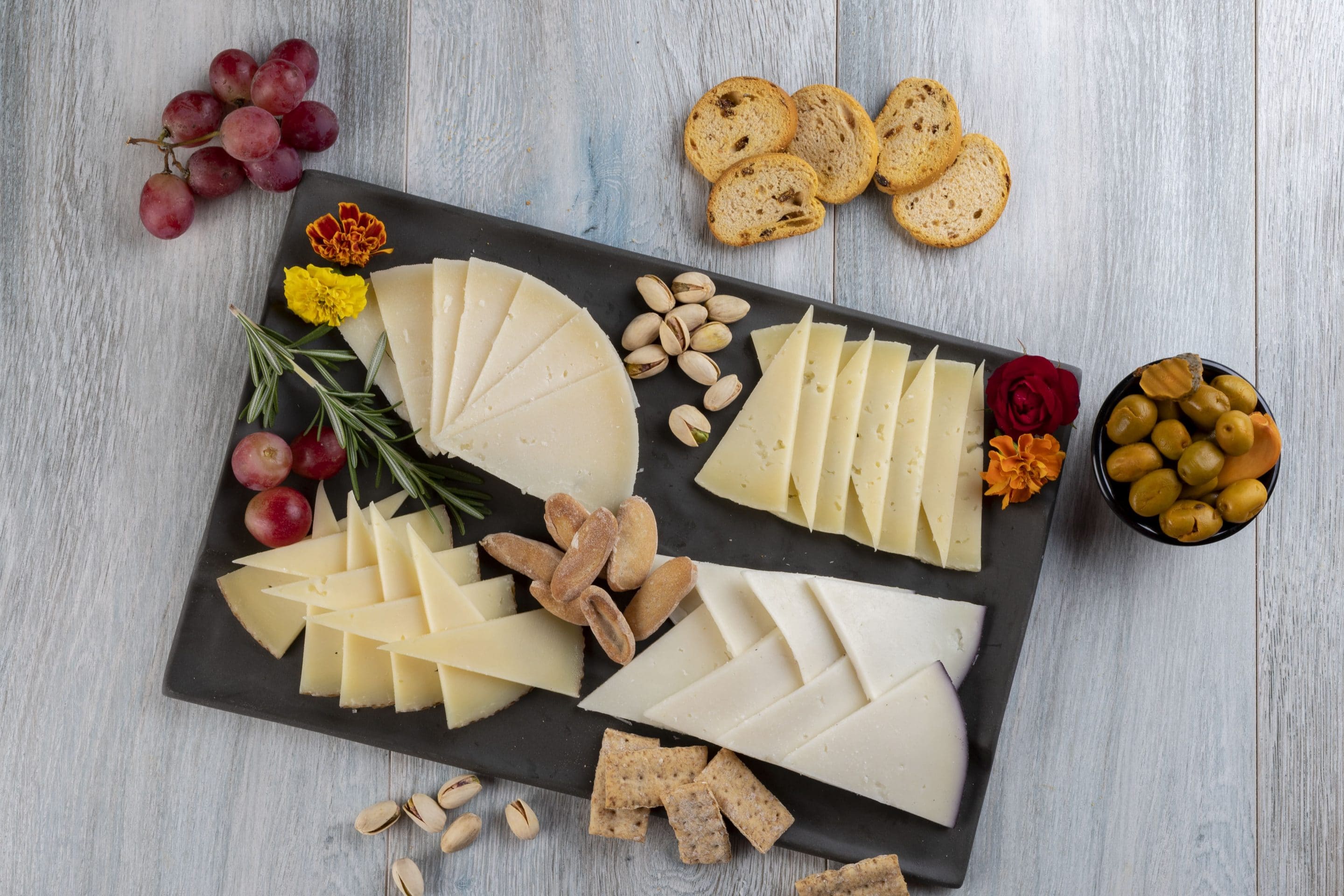 Alentar Retirado tener Cómo preparar una tabla de quesos perfecta para otoño