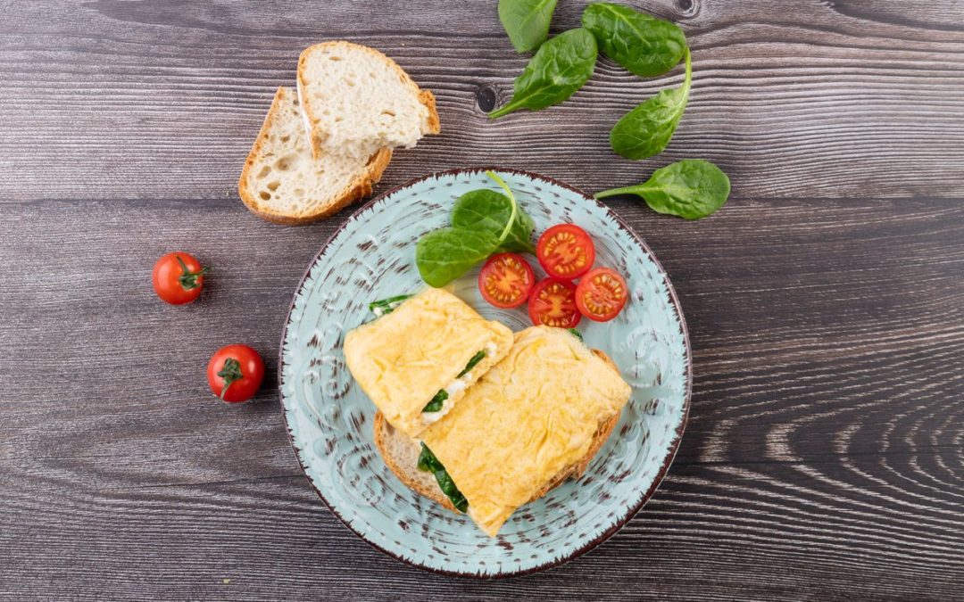 Tortilla de espinacas y queso fresco